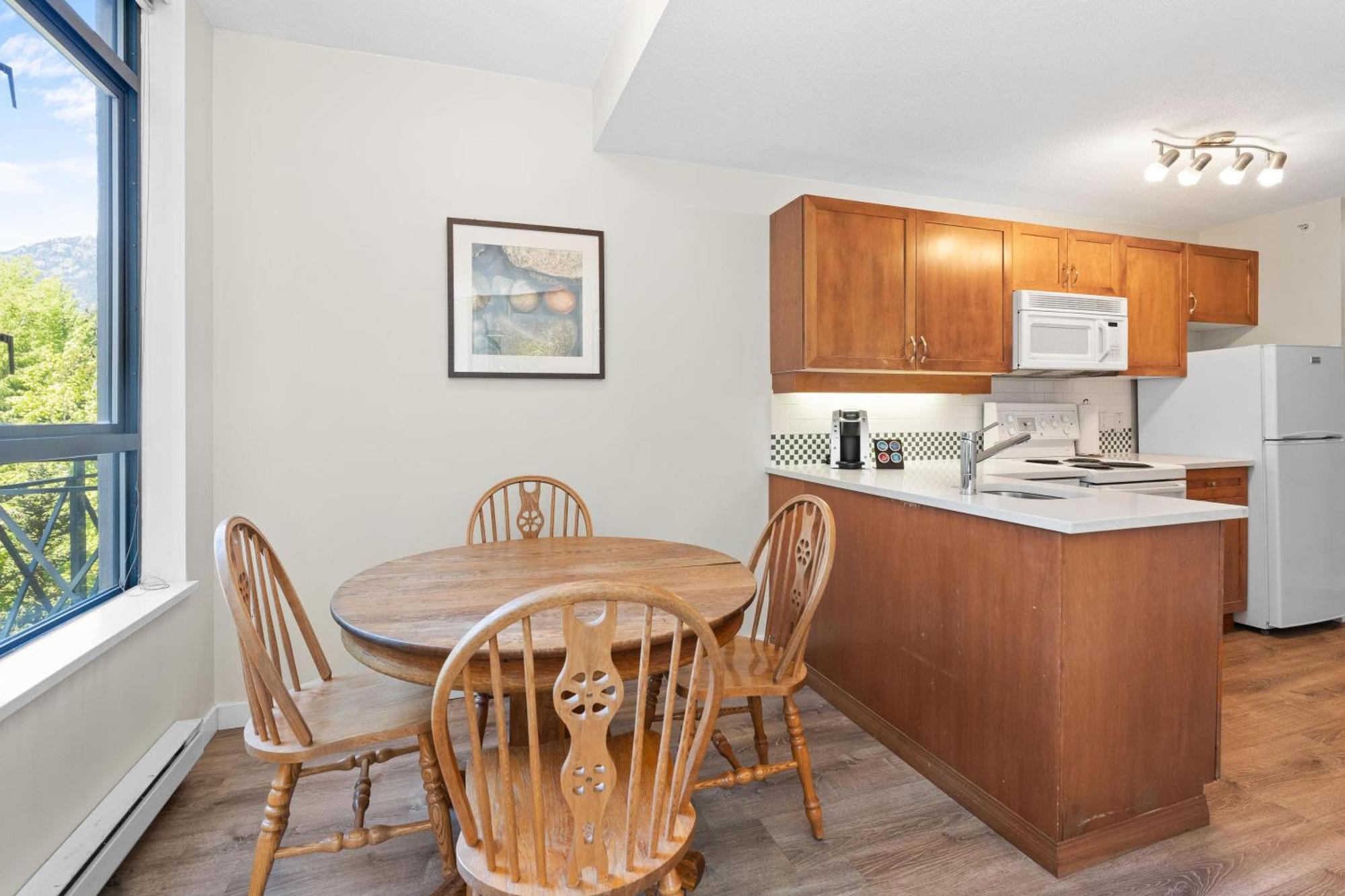 Alpenglow Lodge Bear Wonder One Bedroom By Mva Γουίστλερ Εξωτερικό φωτογραφία