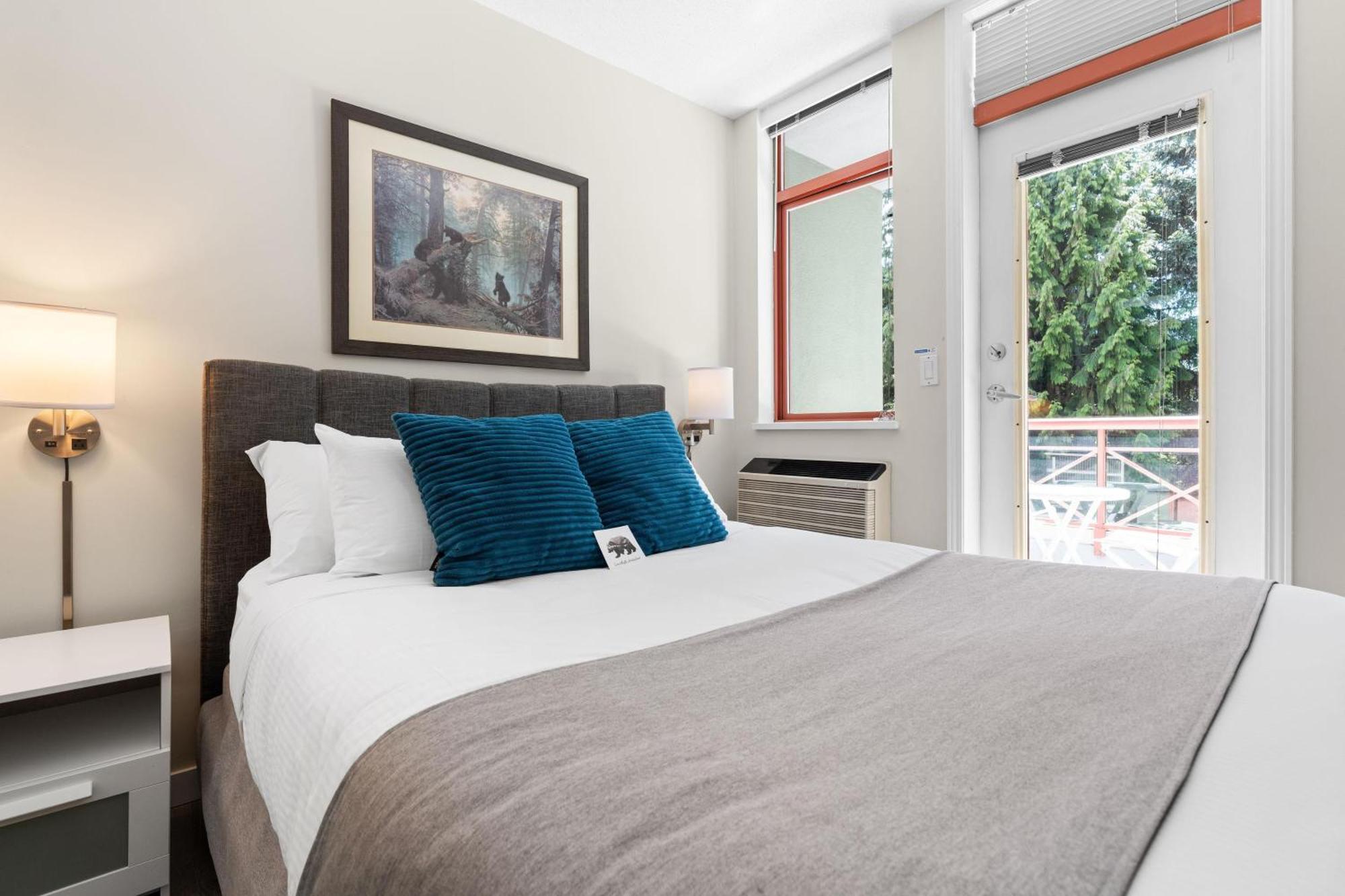 Alpenglow Lodge Bear Wonder One Bedroom By Mva Γουίστλερ Εξωτερικό φωτογραφία