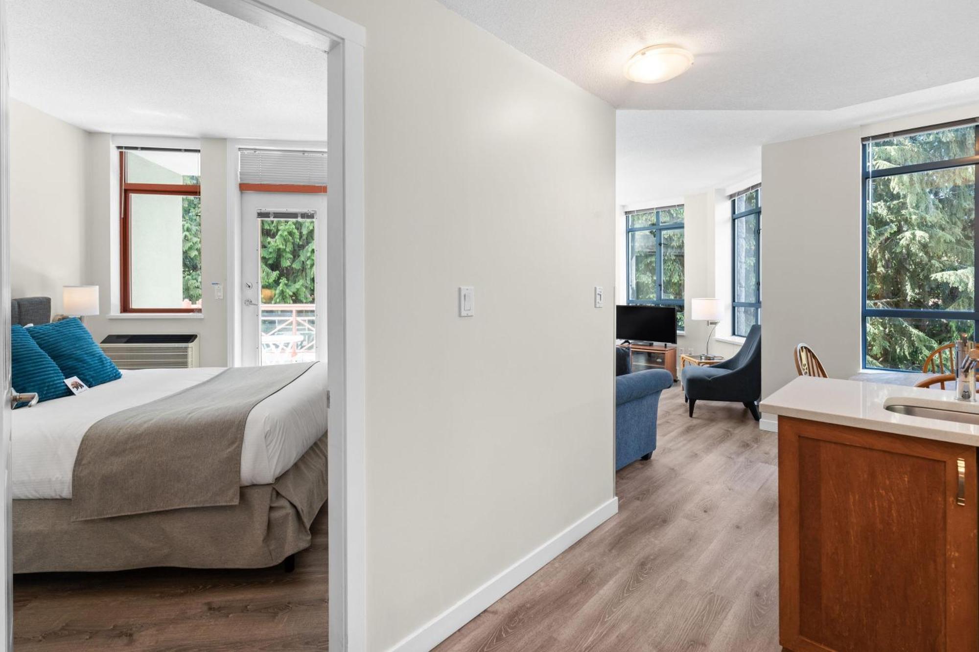 Alpenglow Lodge Bear Wonder One Bedroom By Mva Γουίστλερ Εξωτερικό φωτογραφία